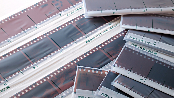 ネガ・ポジ・白黒フィルムを600万画素相当でデータ化