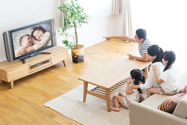 家族でテレビの大画面で動画を共有できます